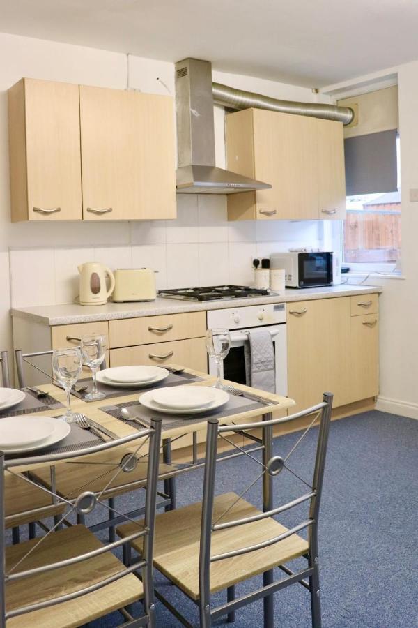 Appartement Entire Family Vacation . Wifi . Free Parking Leeds (West Yorkshire)